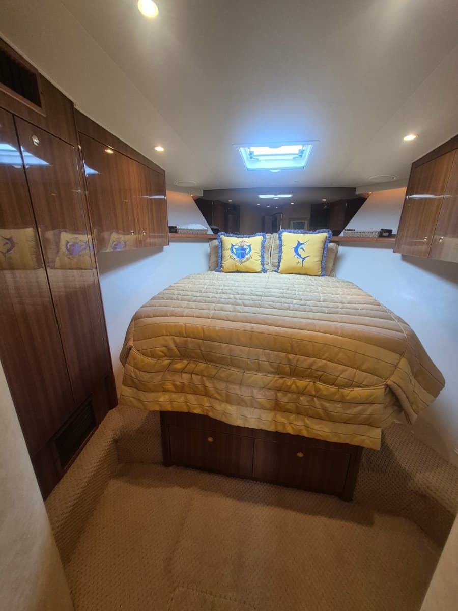 2006 Viking 56 Convertible - Photo 24