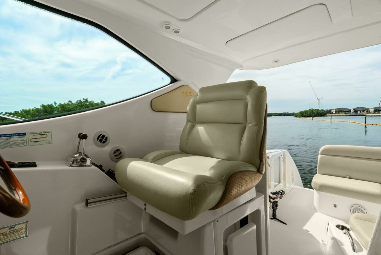 2008 Tiara Yachts 3500 Sovran - Photo 22