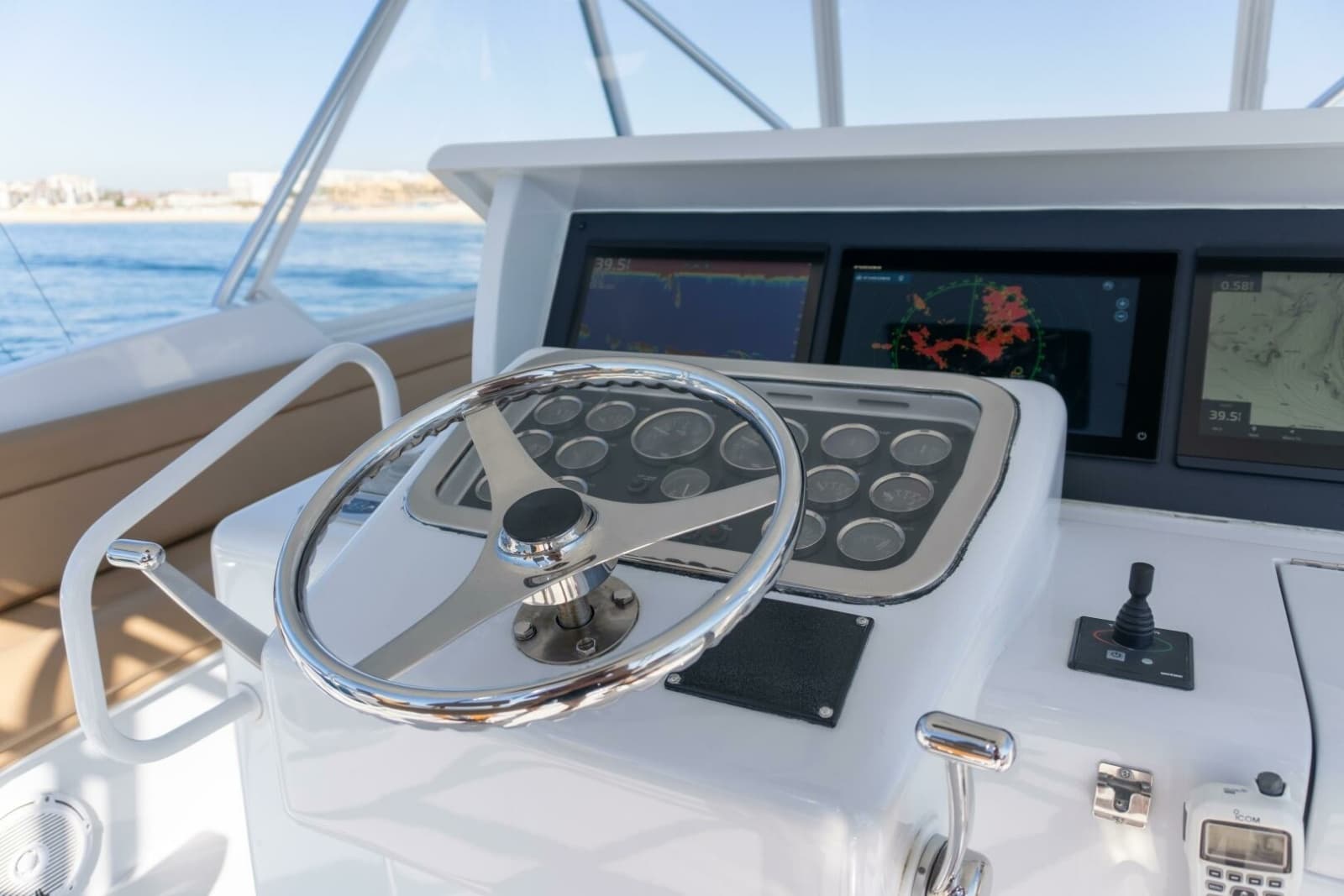 2001 Hatteras 60 Convertible - Photo 47