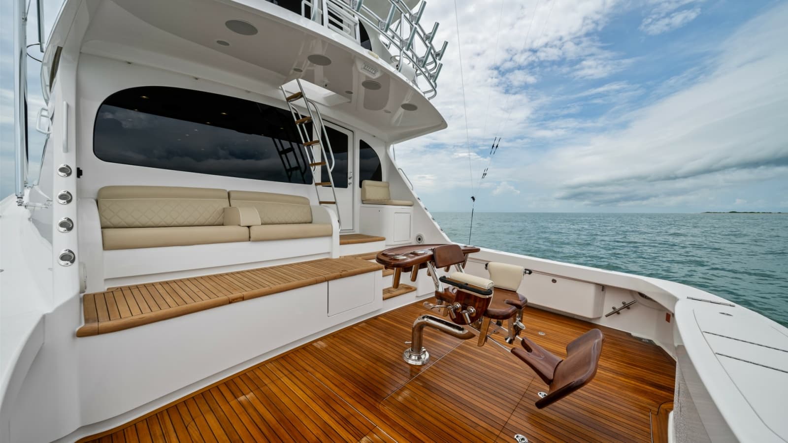 2021 Viking 72 Enclosed Bridge - Photo 70