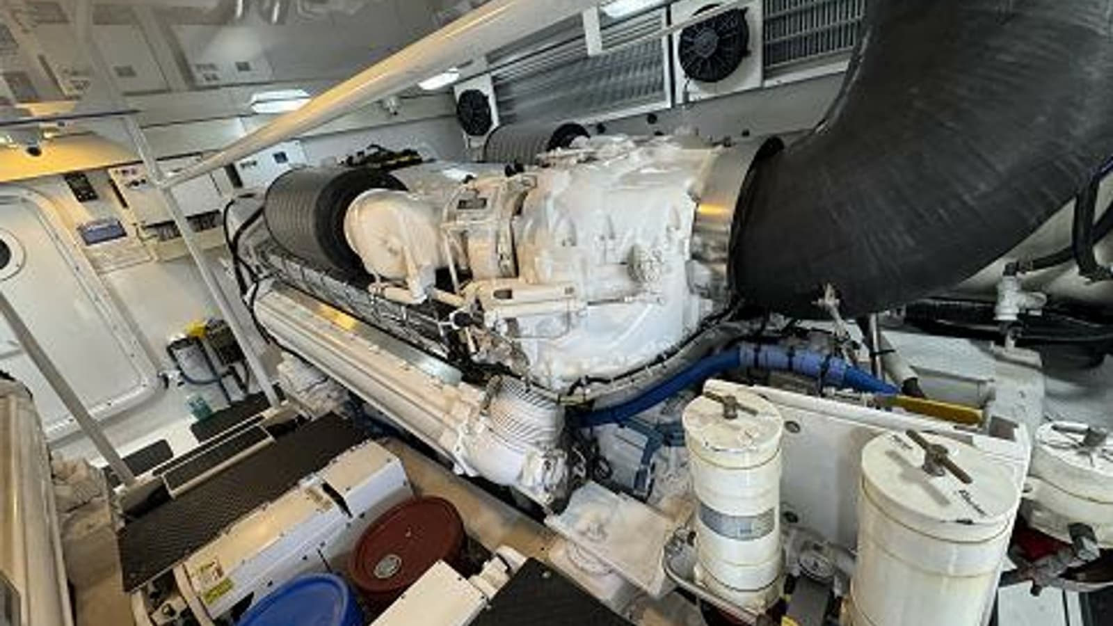 2007 Viking 74 Enclosed Bridge - Photo 42