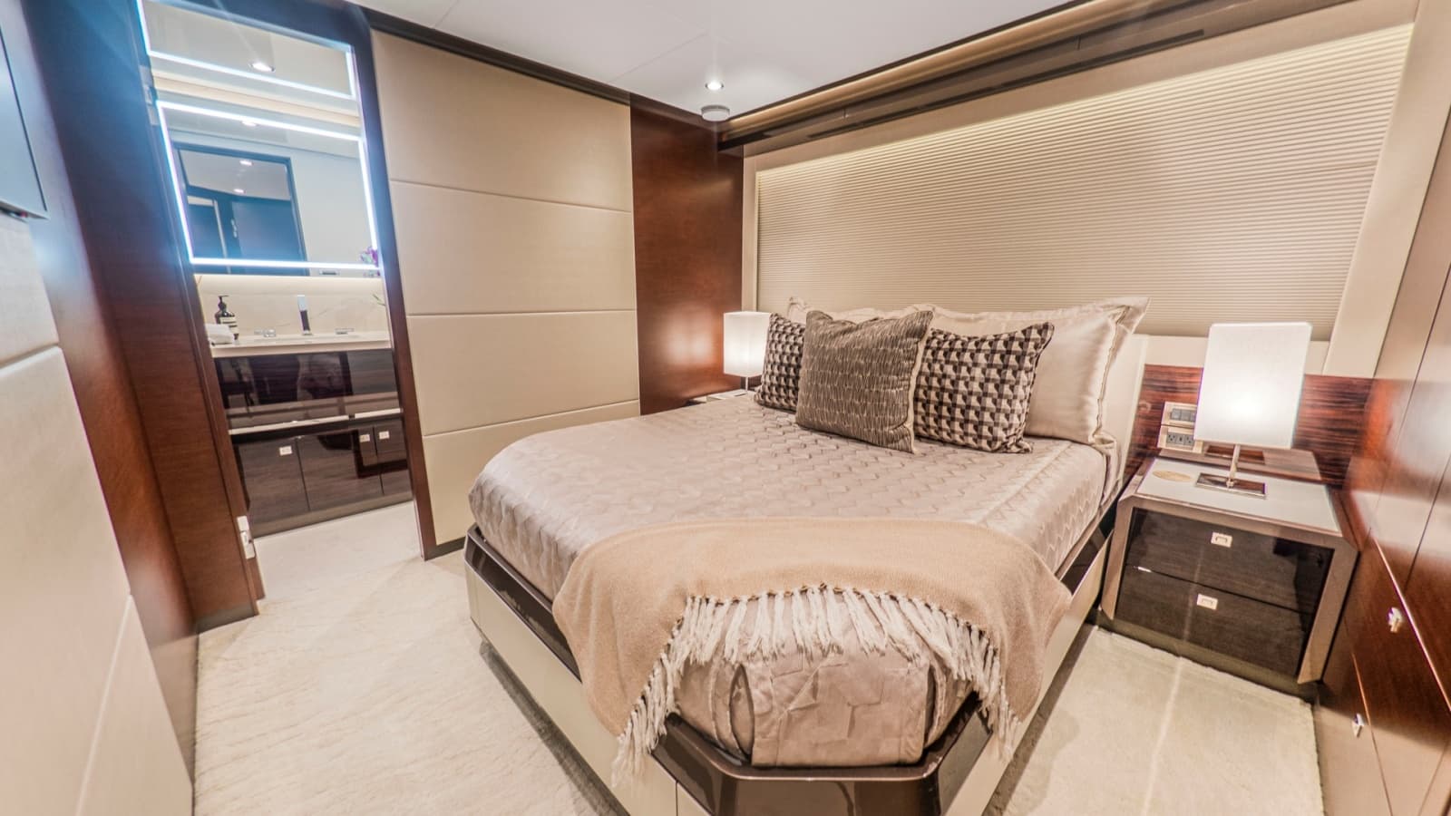 2024 Ocean Alexander 28E - Photo 41