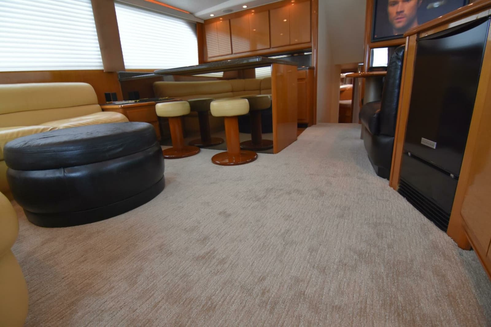 1999 Viking 58 Convertible - Photo 17