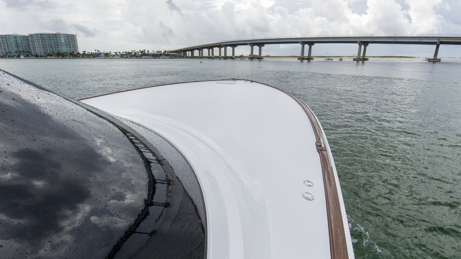 2022 Viking 58 Convertible - Photo 63