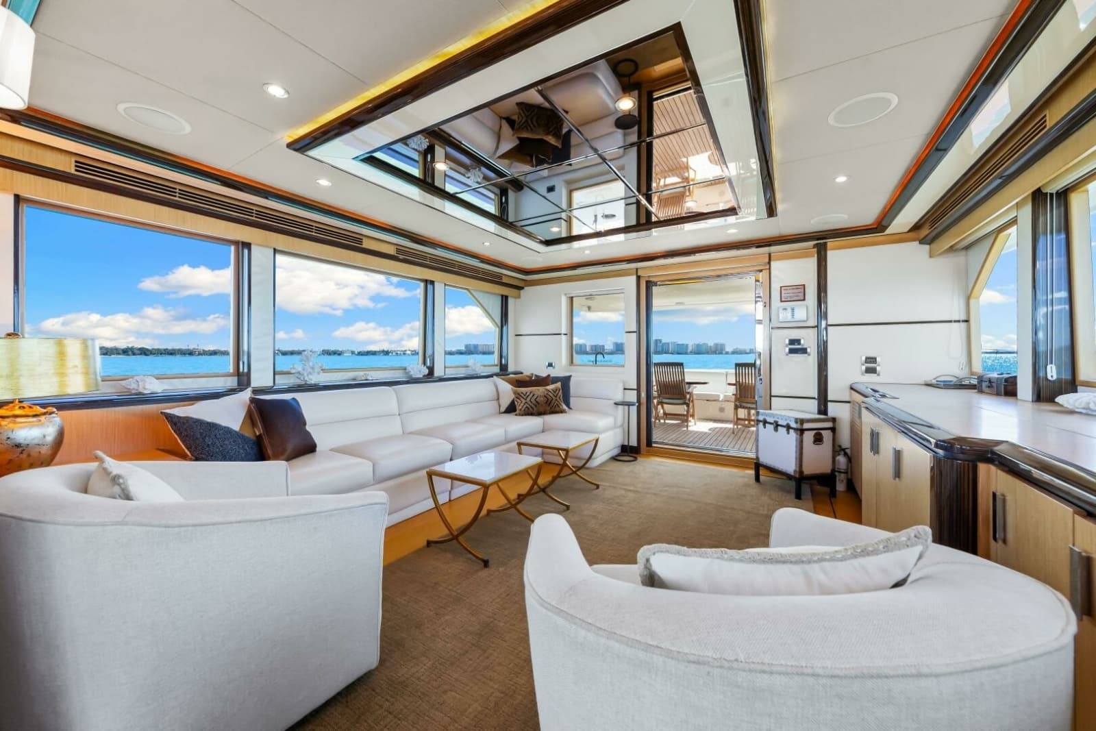 2010 Ocean Alexander 83 Motor Yacht - Photo 11