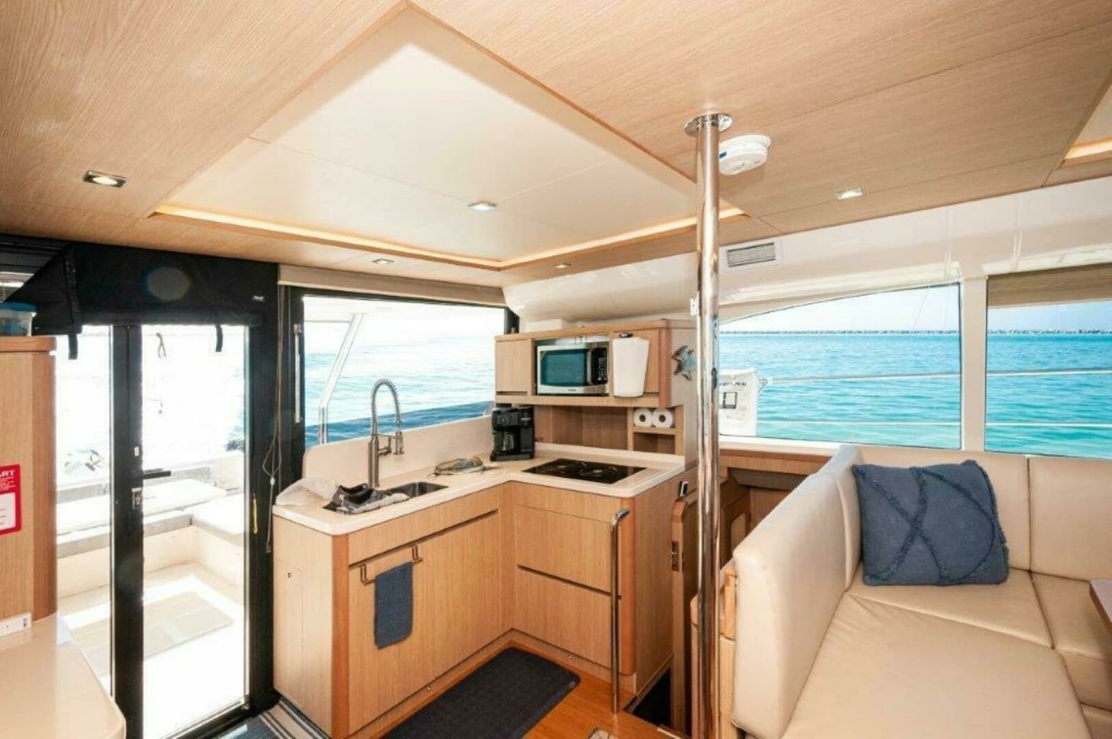 2018 Aquila 44 Yacht - Photo 15