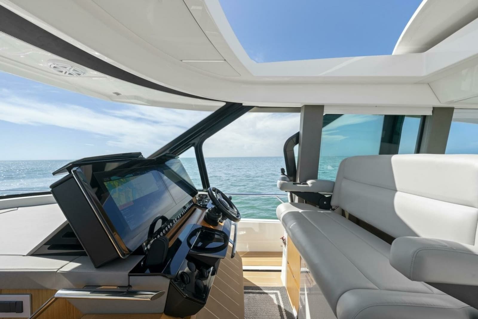 2023 Tiara Yachts EX 60 - Photo 17