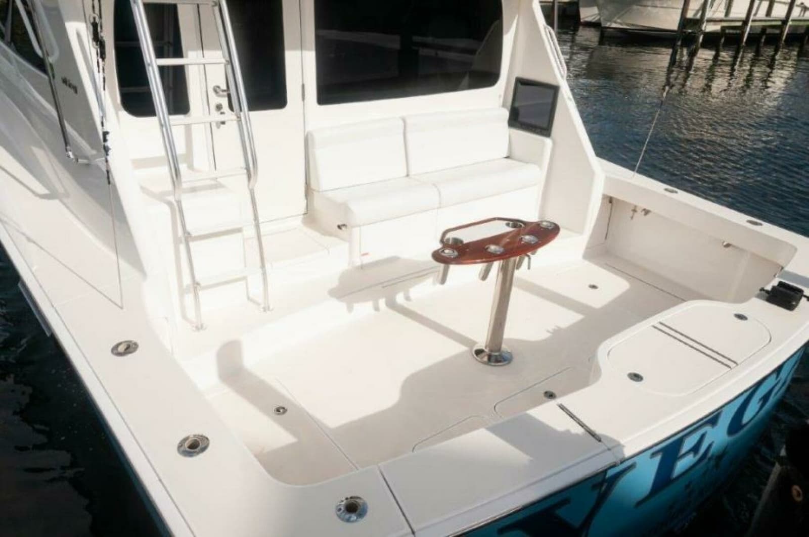 2012 Viking 42 Convertible - Photo 35