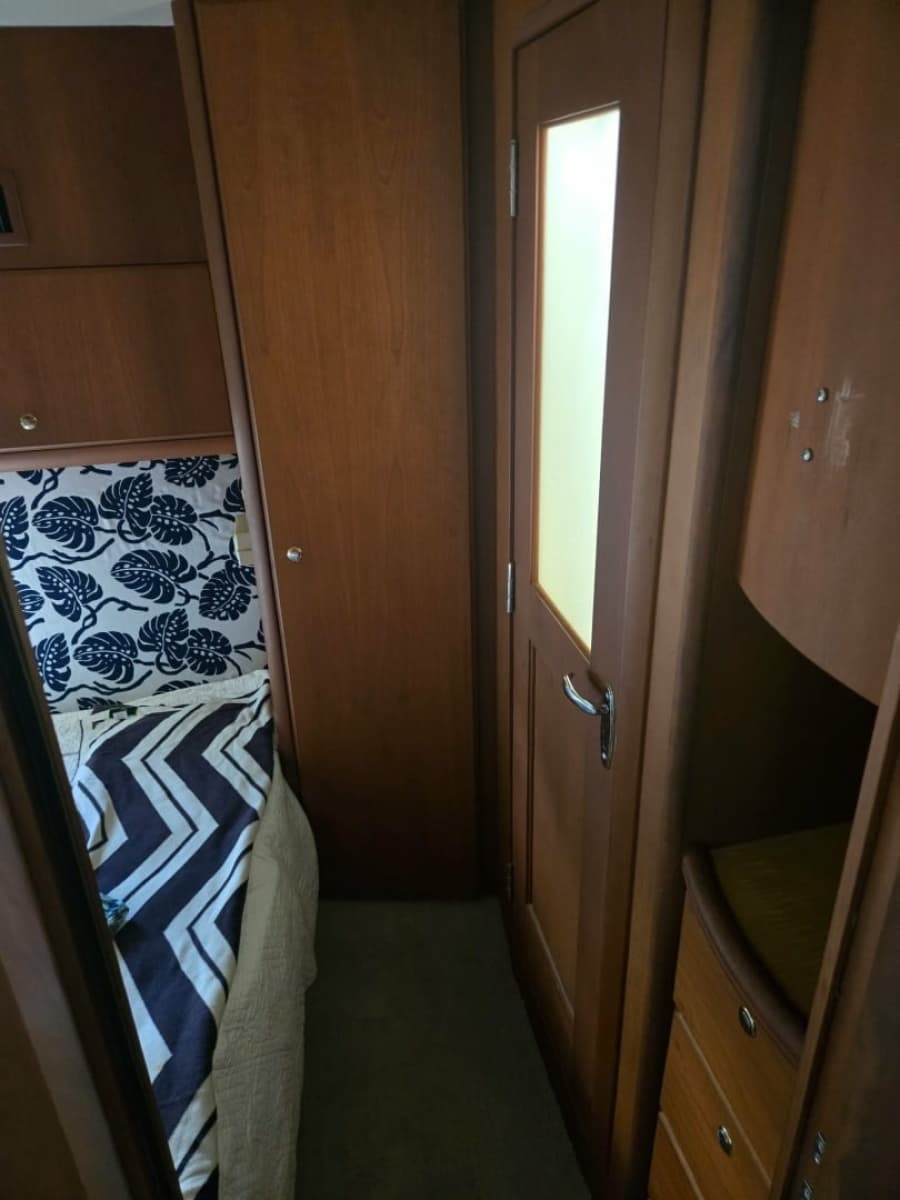2005 Silverton Convertible - Photo 25