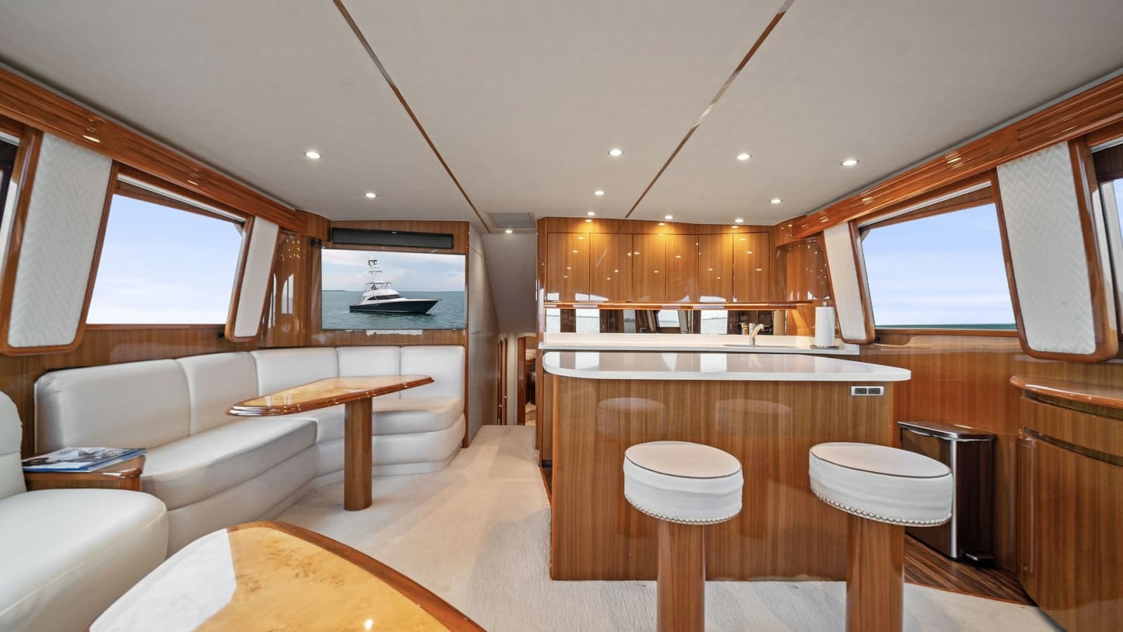 2015 Viking 55 Convertible - Photo 37