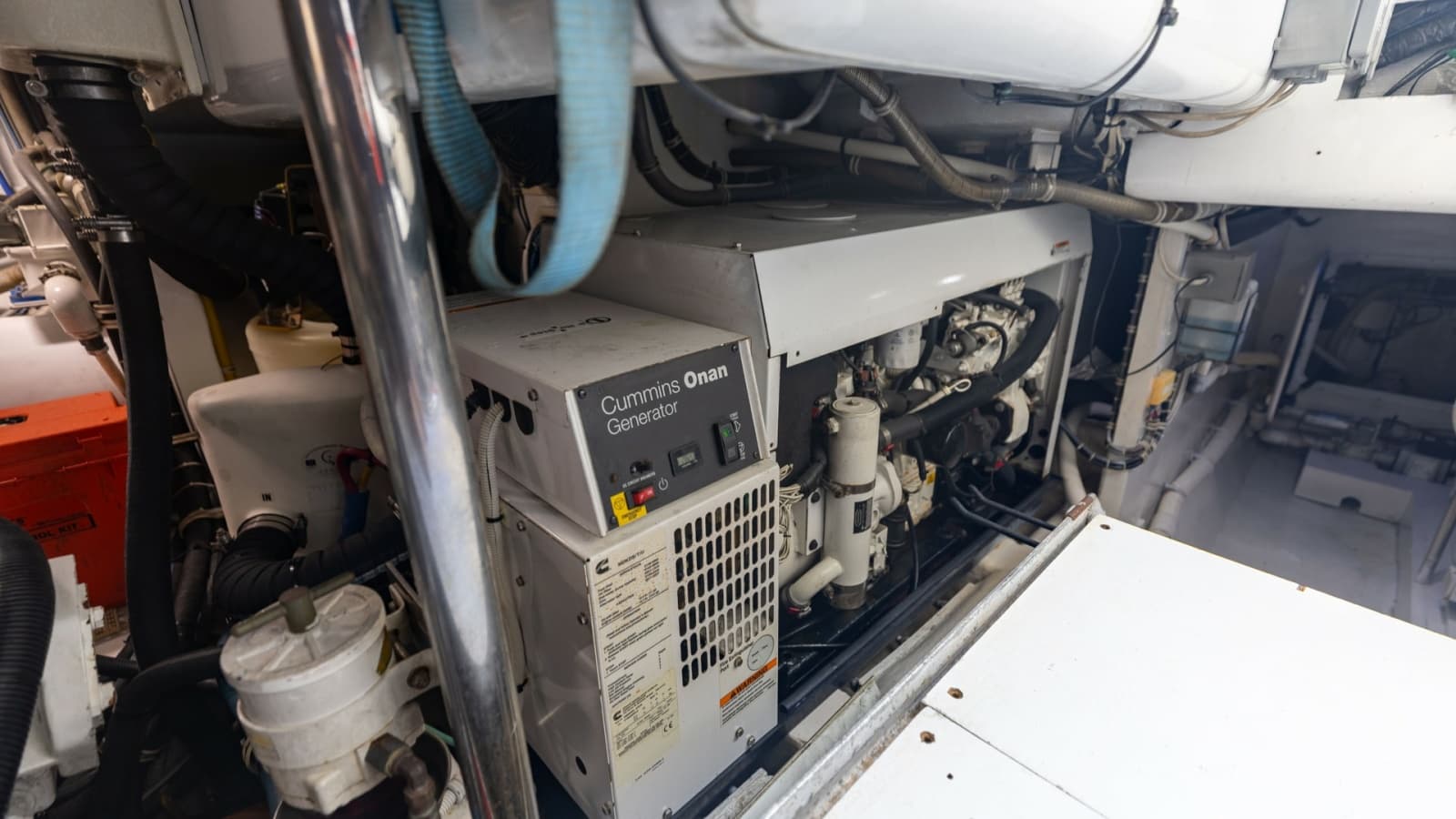 2007 Hatteras 68 Convertible - Photo 53