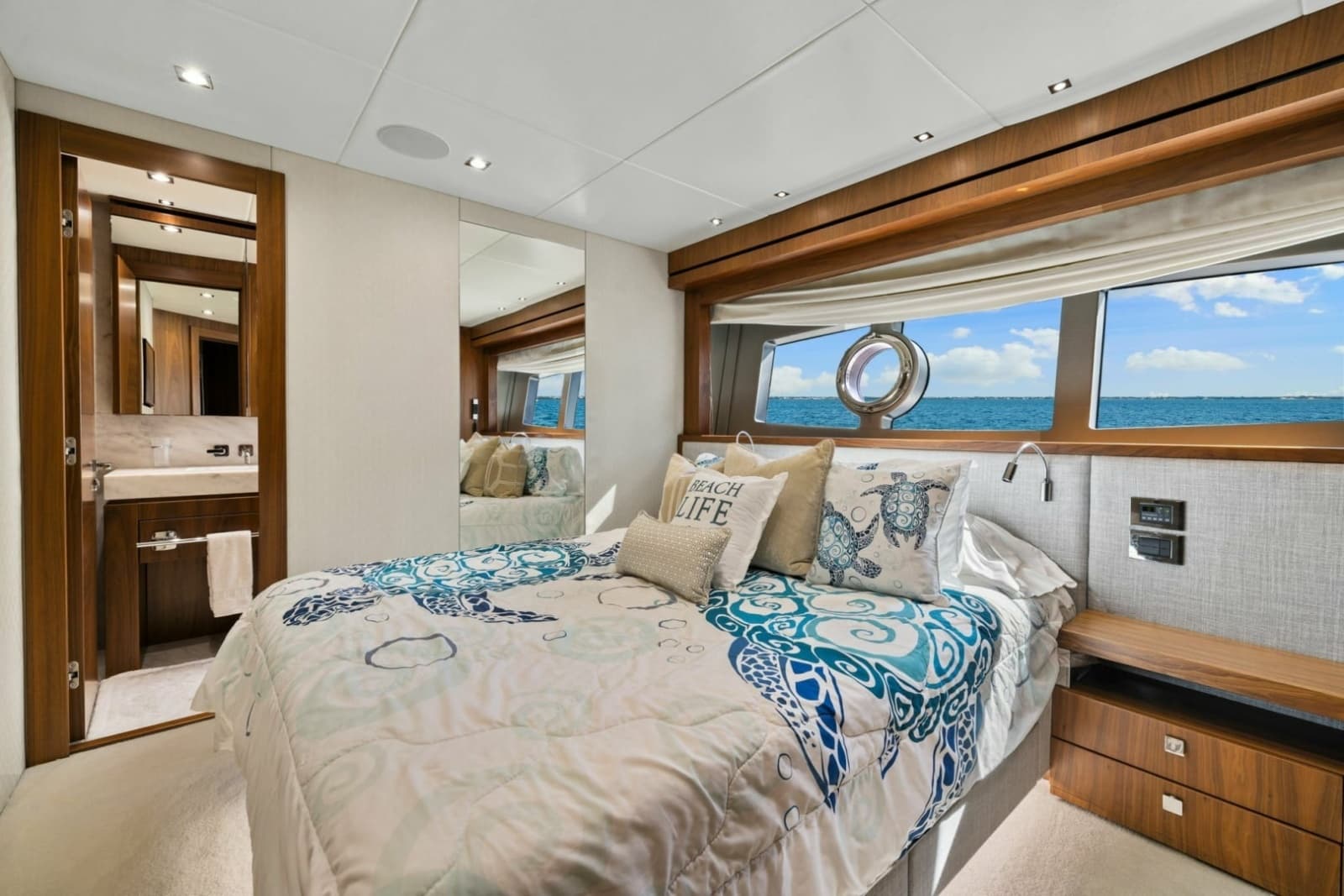 2018 Sunseeker 95 Motoryacht - Photo 17