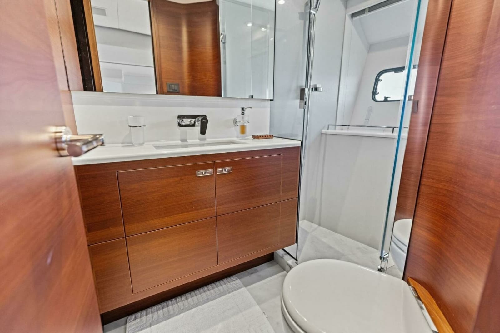 2018 Princess Y75 Motor Yacht - Photo 87