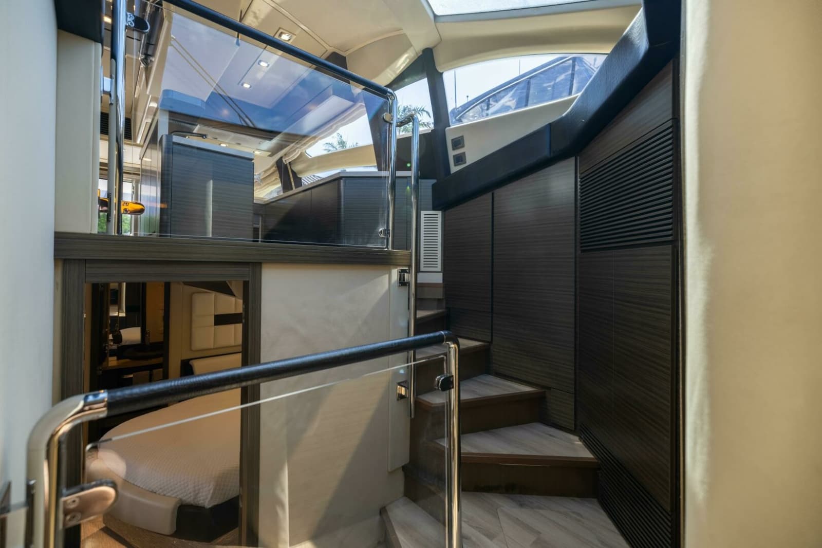 2015 Azimut 64 Flybridge - Photo 14