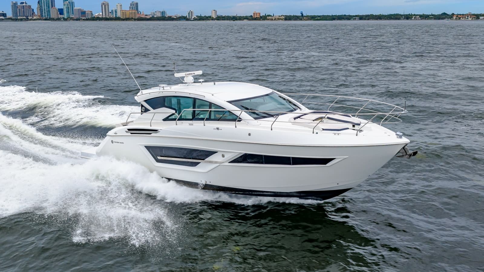 2019 Cruisers Yachts Cantius 46 - Photo 93