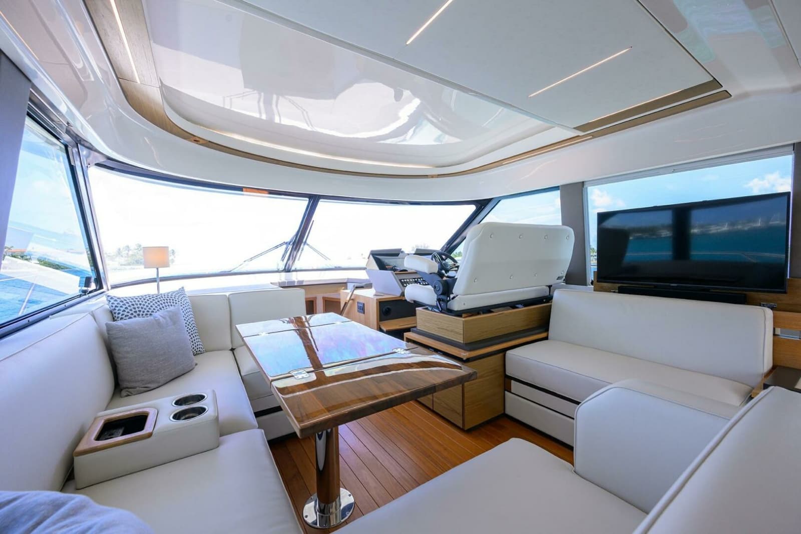 2023 Tiara Yachts C49 - Photo 5