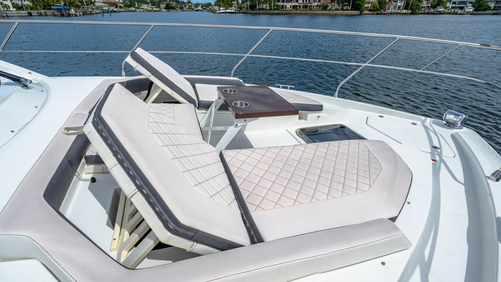 2019 Cruisers Yachts Cantius 46 - Photo 40
