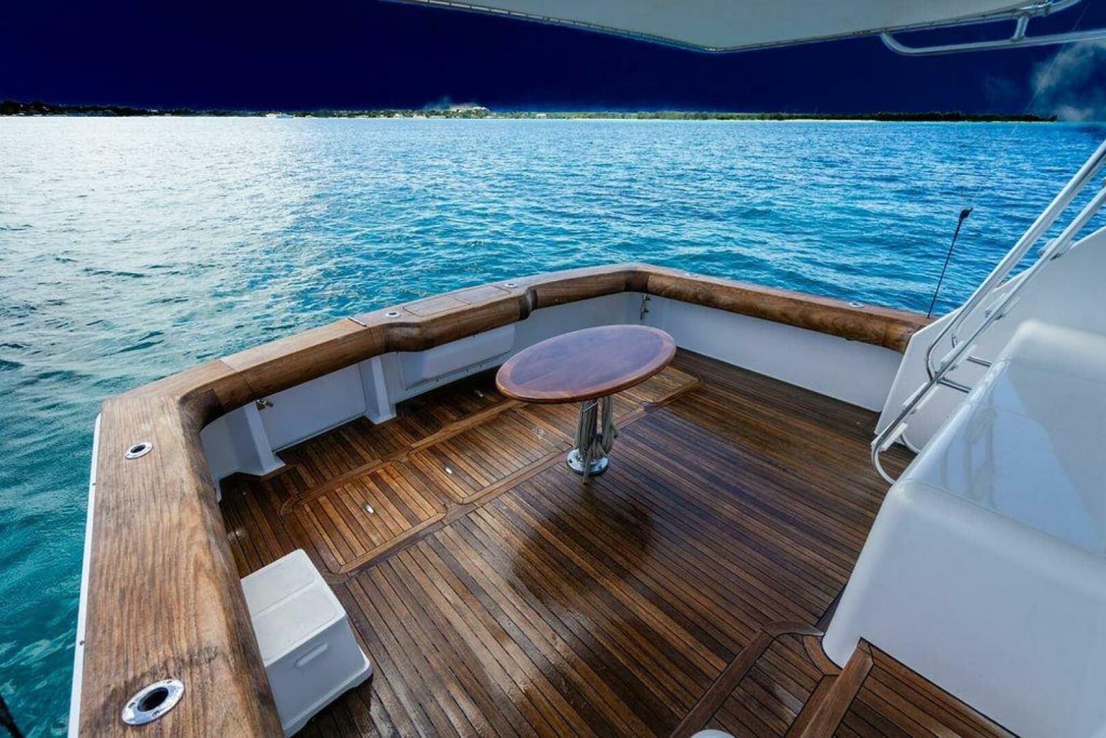 1999 Viking 55 Convertible - Photo 53
