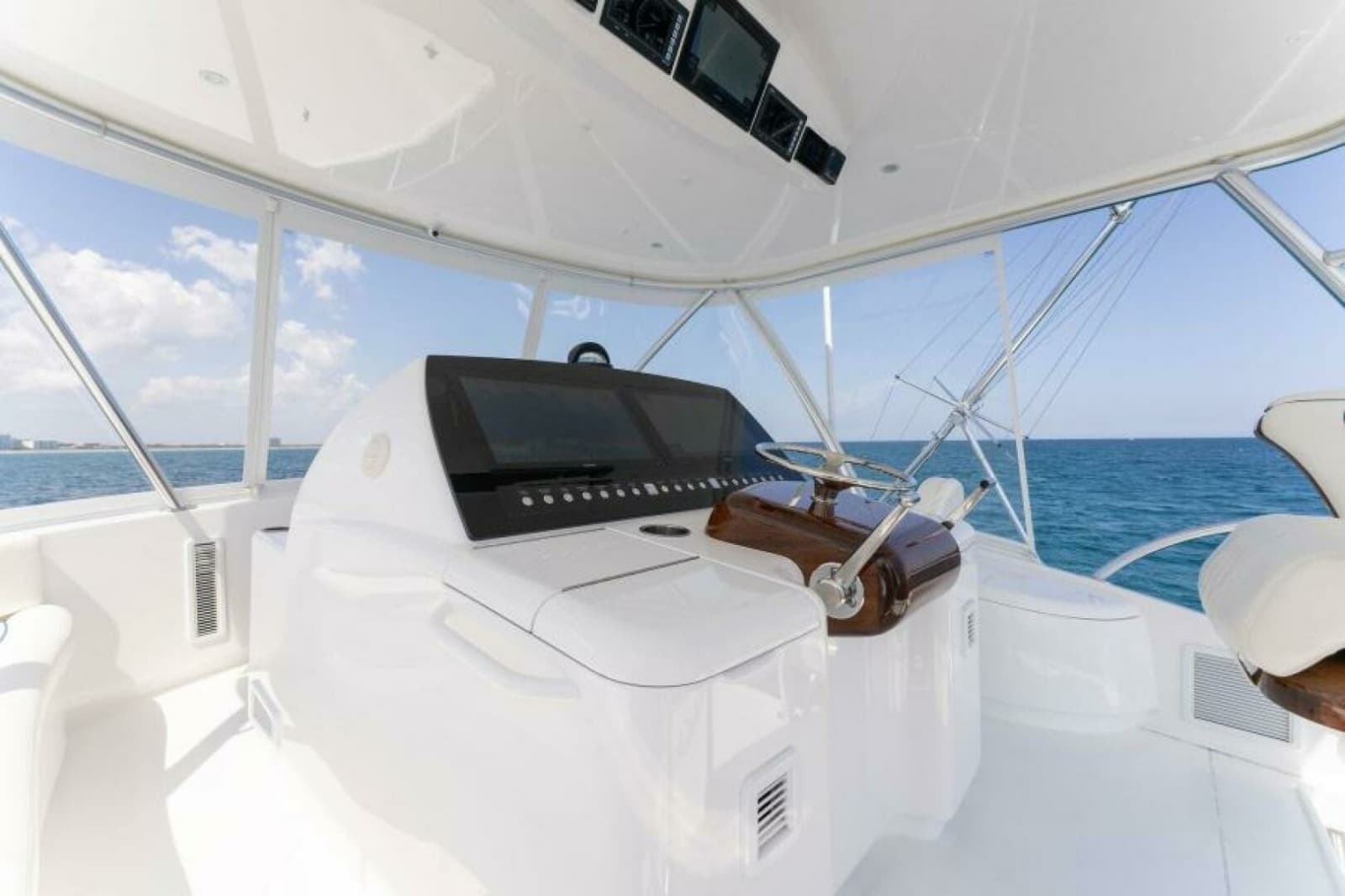 2021 Viking 54 Convertible - Photo 45