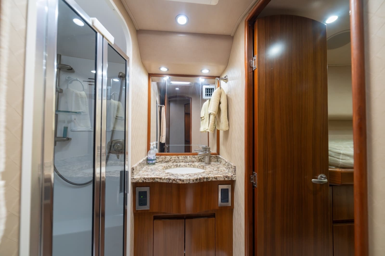 2012 Viking 60 Convertible - Photo 65