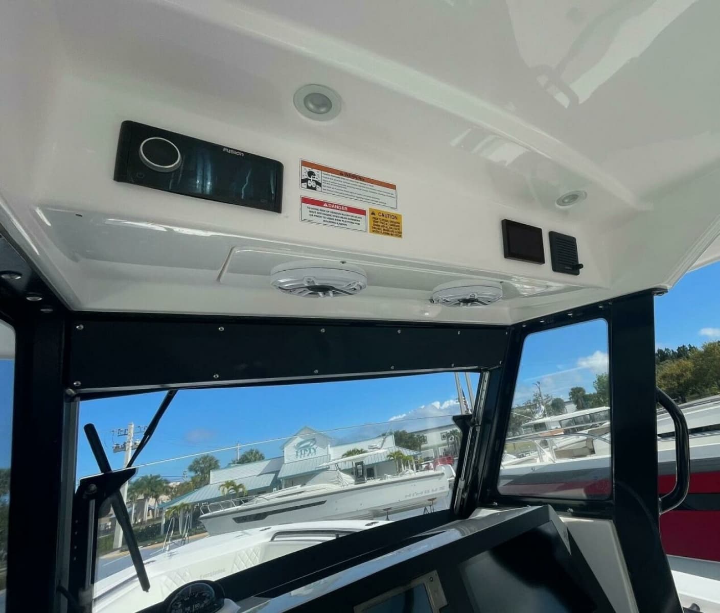 2022 Everglades 335 Center Console - Photo 27