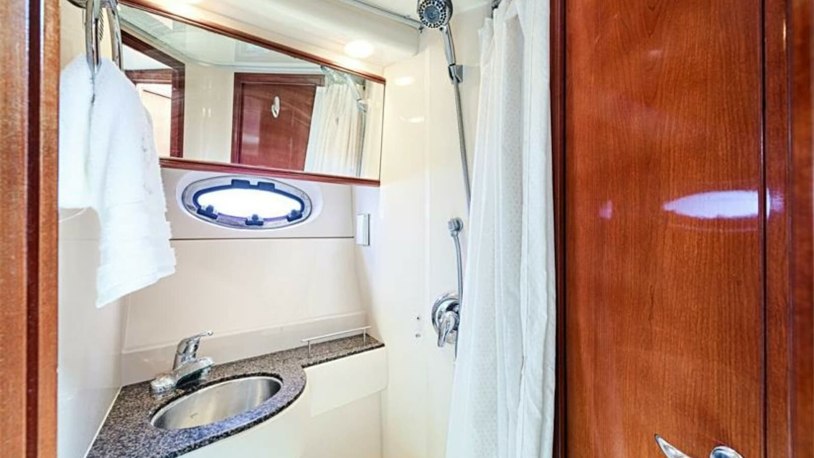 2006 Meridian 391 Sedan - Photo 18