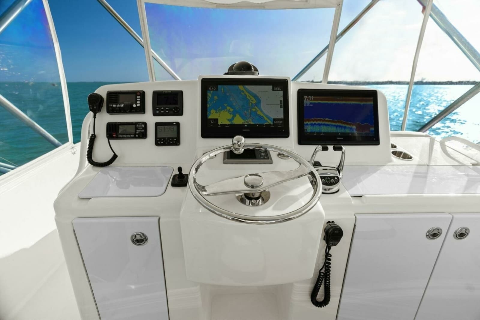 2013 Tiara Yachts 3900 Convertible - Photo 2