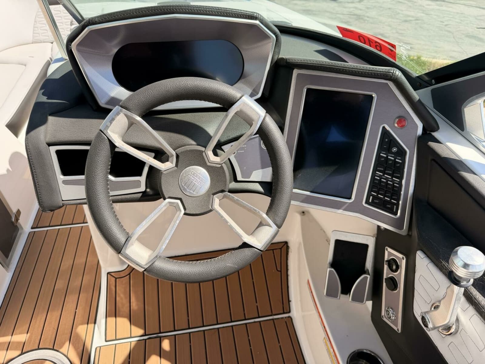2021 Mastercraft X24 - Photo 6