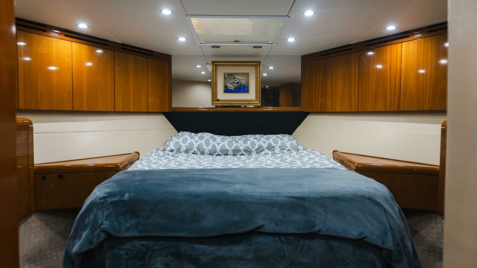 2001 Hatteras 60 Convertible - Photo 27