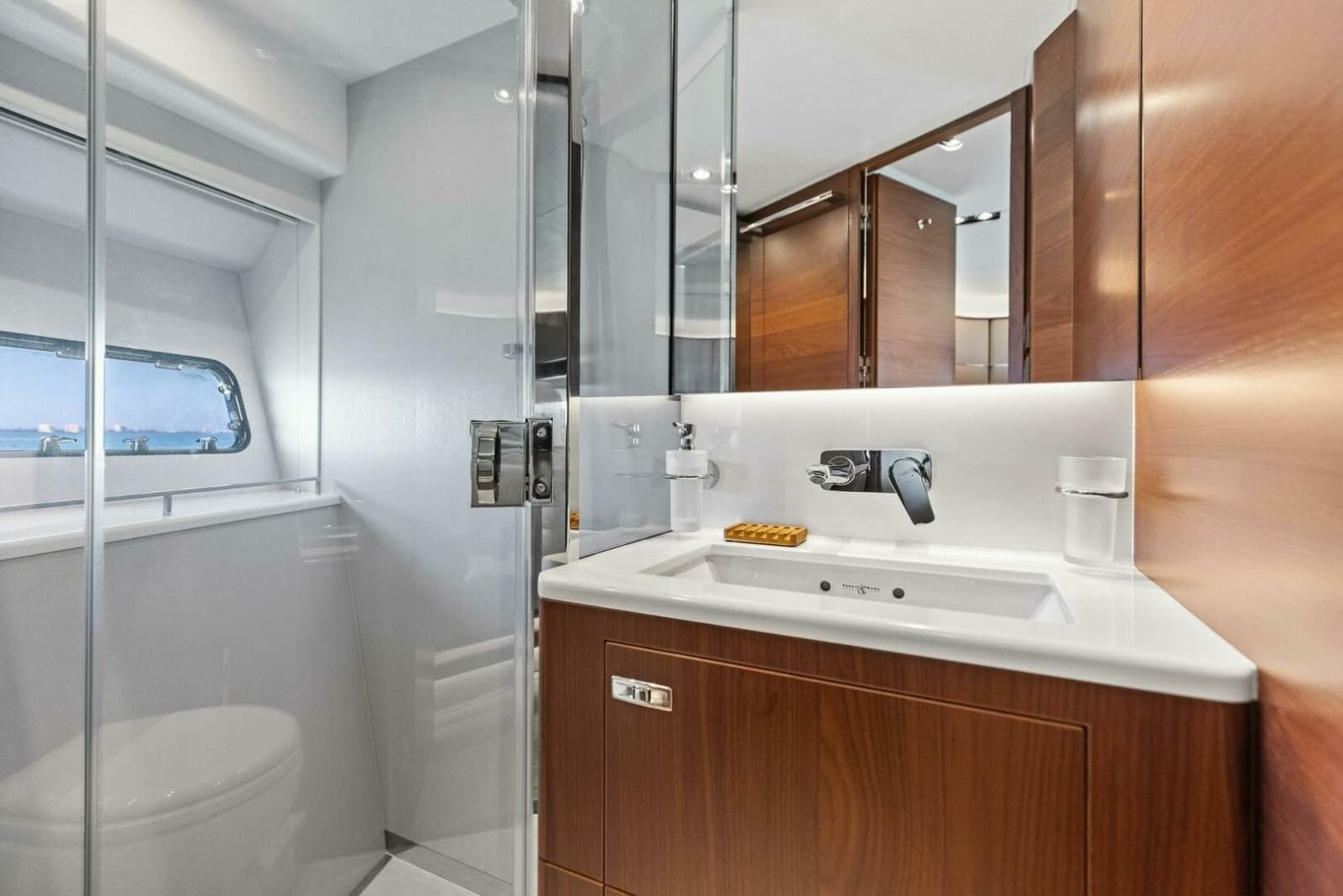 2018 Princess Y75 Motor Yacht - Photo 73