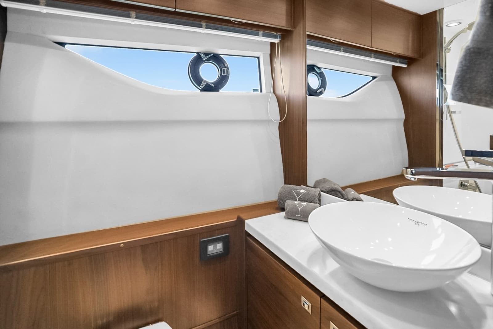 2016 Princess V58 - Photo 39