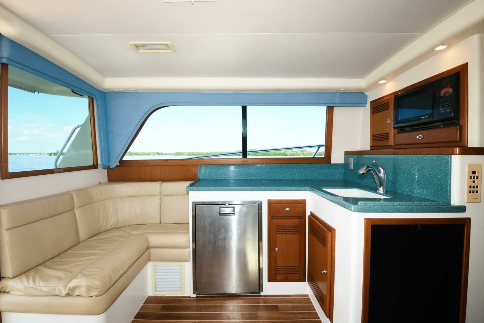 2001 Cabo 35 Flybridge - Photo 7