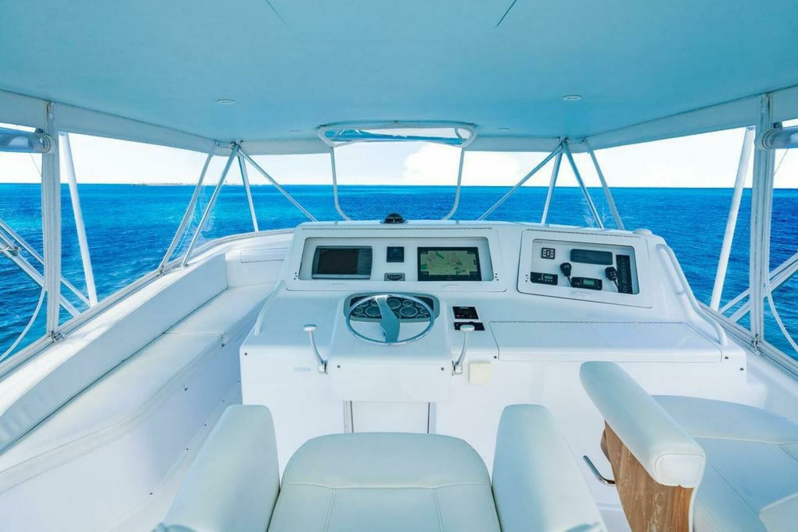 1999 Viking 55 Convertible - Photo 62