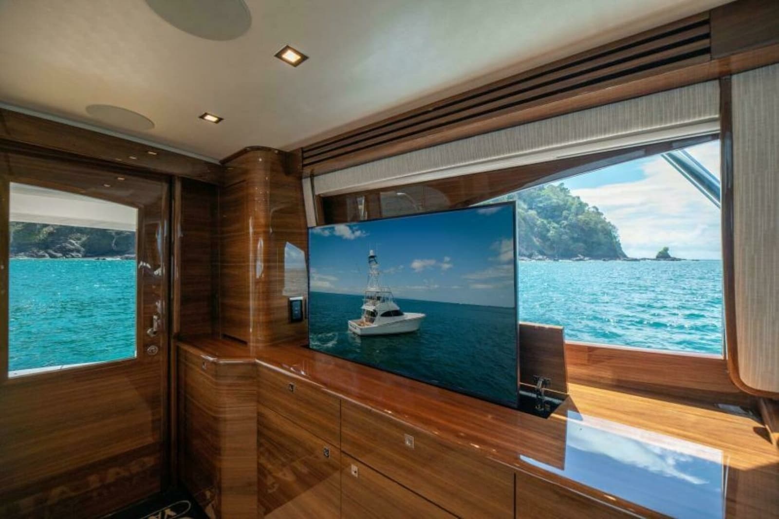 2023 Viking 64 Convertible - Photo 19
