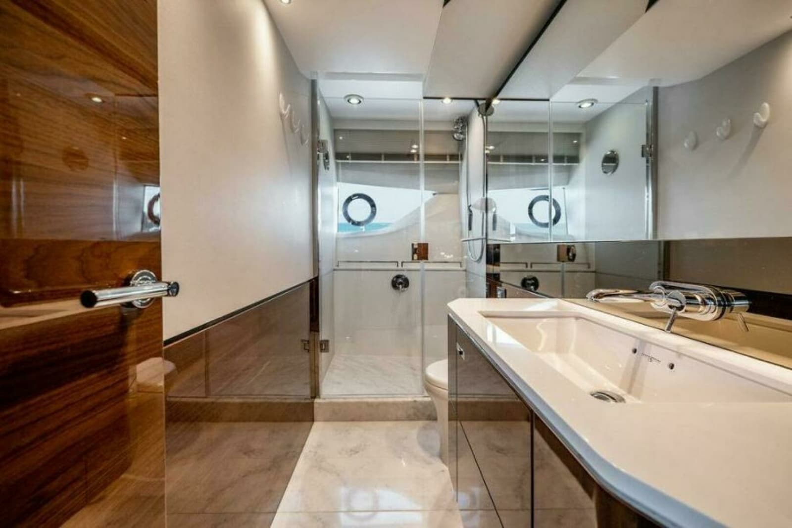 2016 Princess S65 - Photo 18