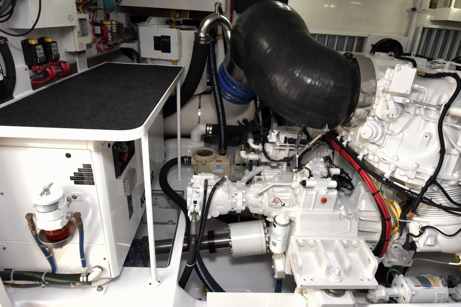 2019 Viking 80 Skybridge - Photo 227