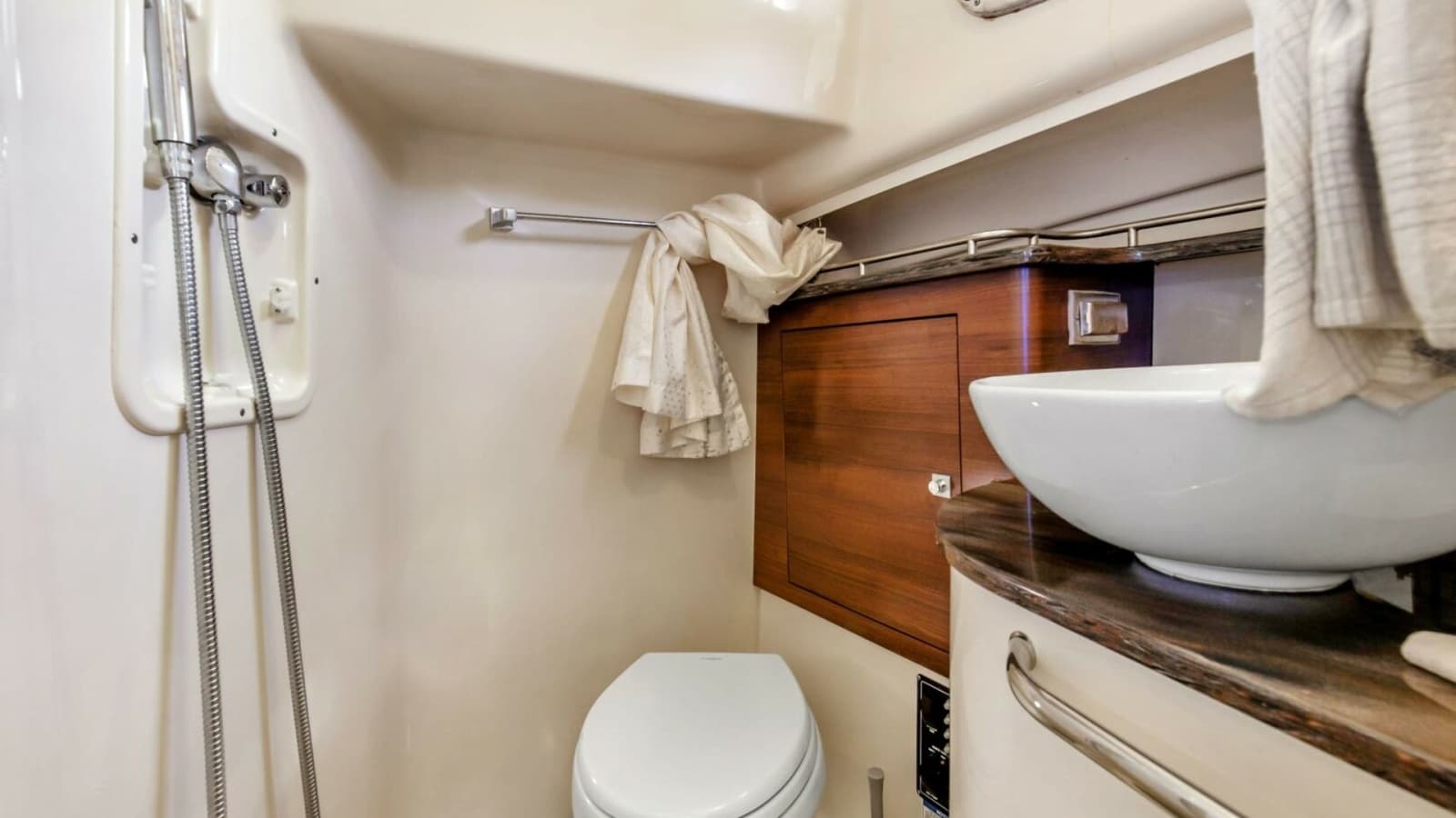 2019 Boston Whaler 345 CONQUEST - Photo 14