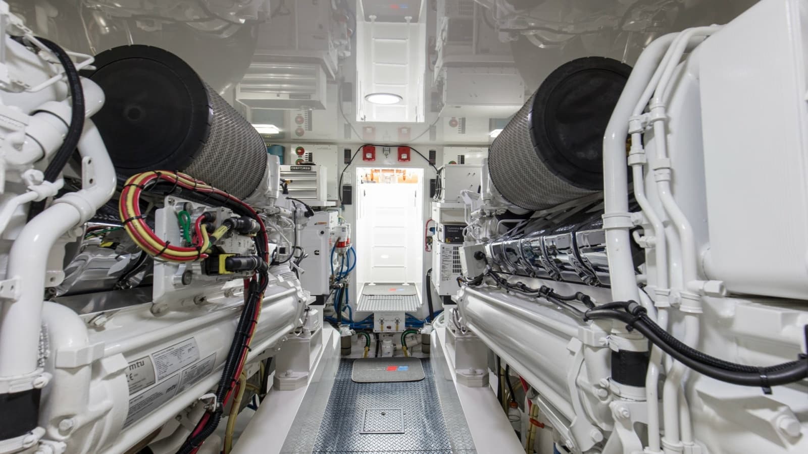 2020 Viking 68 Convertible - Photo 61
