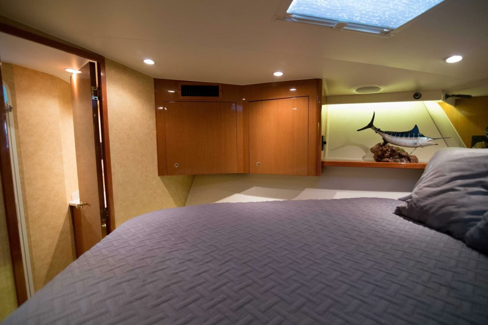 2001 Viking 50 Express - Photo 9