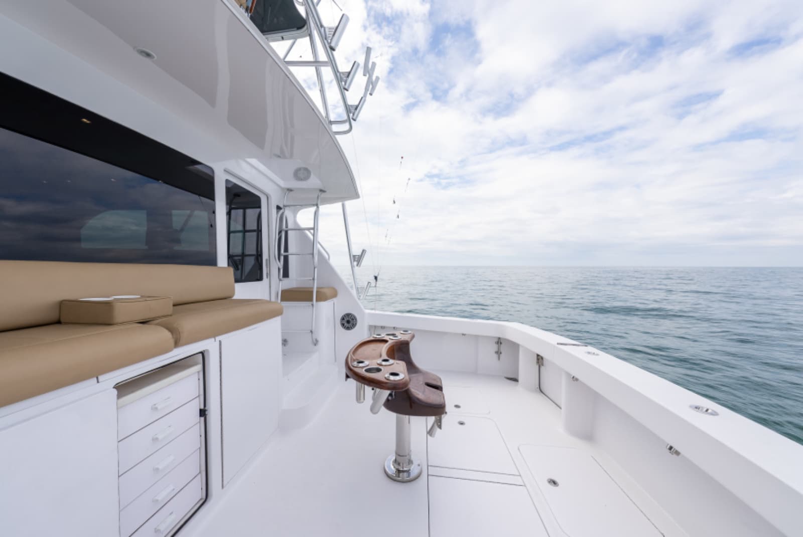 2003 Viking 45 Convertible - Photo 6