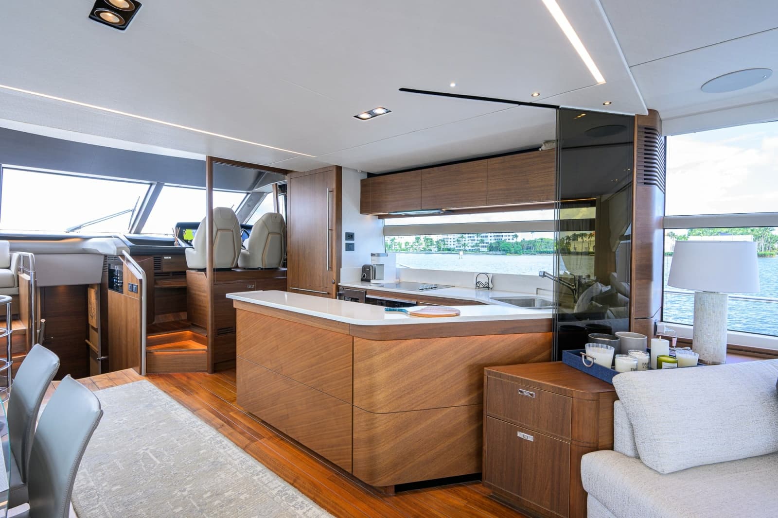 2022 Princess Y78 - Photo 7