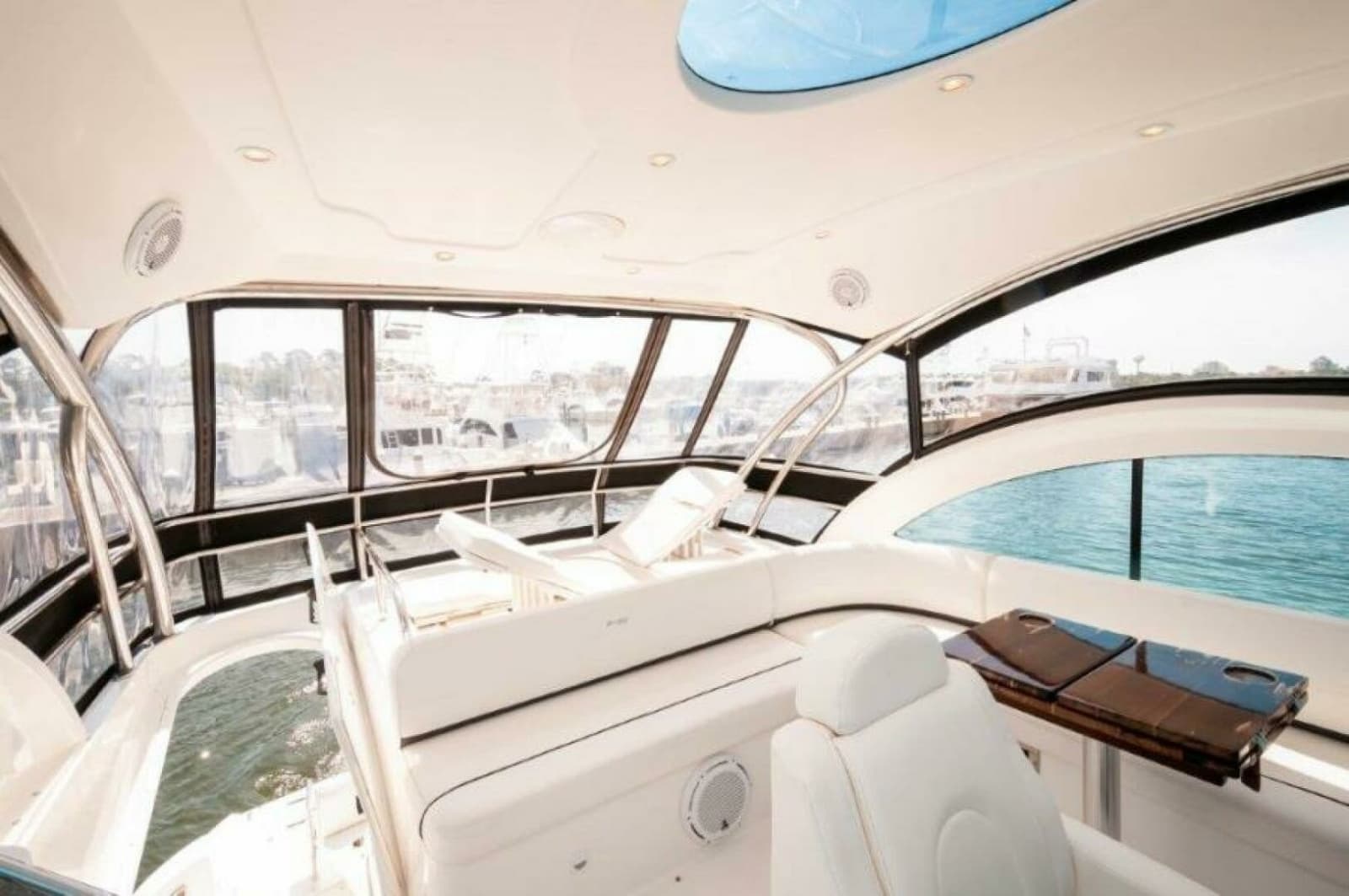 2006 Cruisers Yachts 477 Sport Sedan - Photo 27