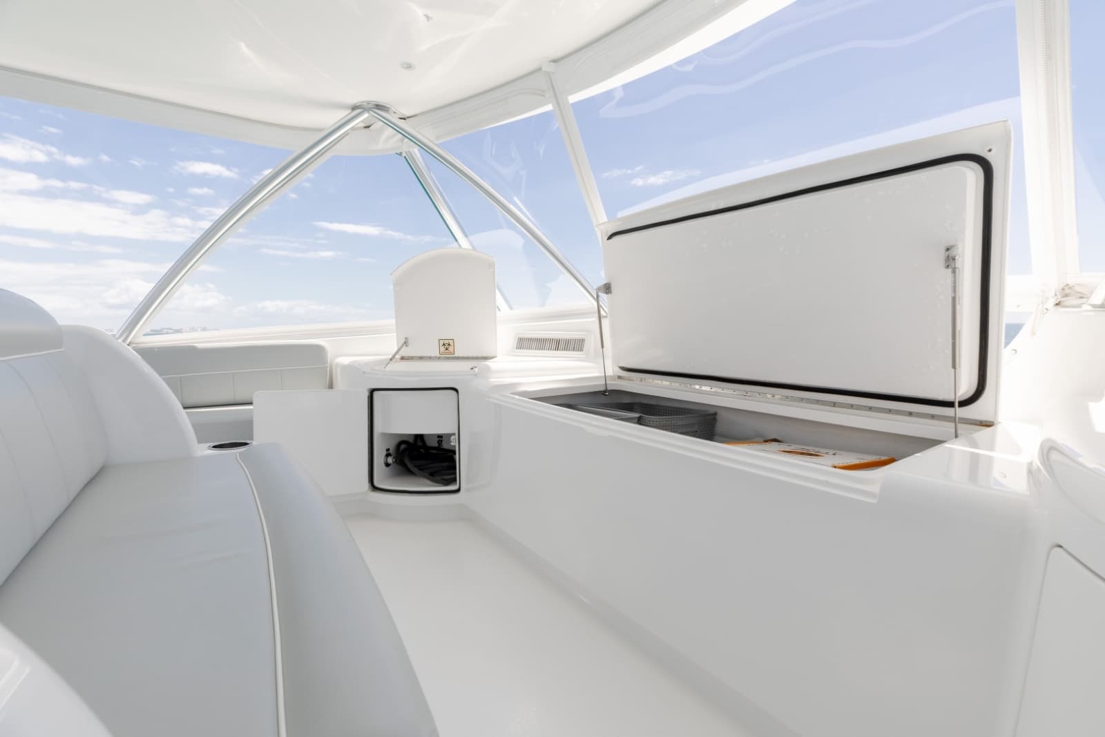 2023 Viking 72 Convertible - Photo 82