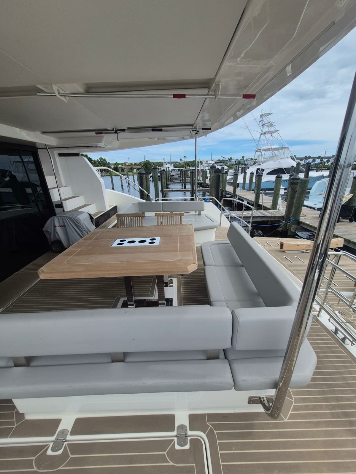 2023 Leopard 53 Powercat - Photo 17