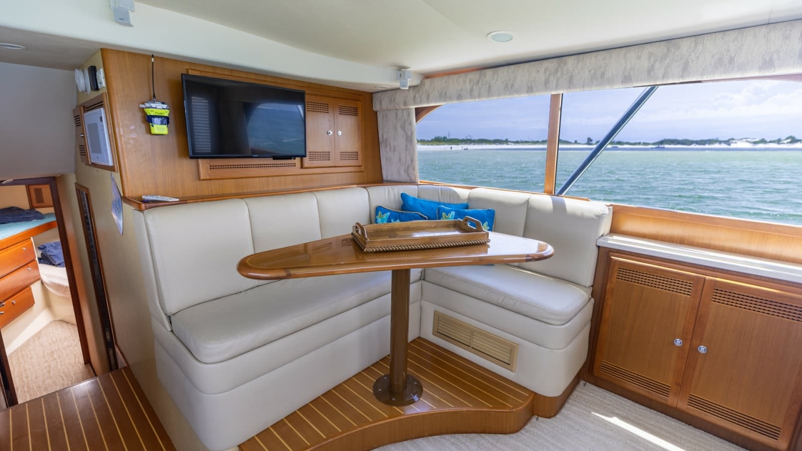 2003 Cabo 43 Convertible - Photo 11