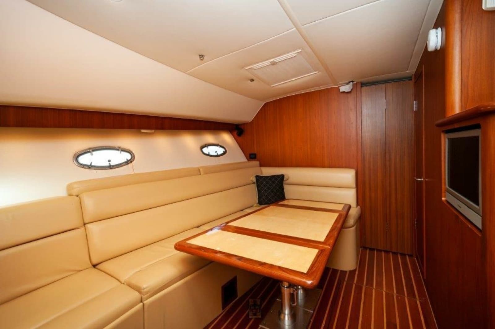 2003 Tiara Yachts 4200 Open - Photo 4