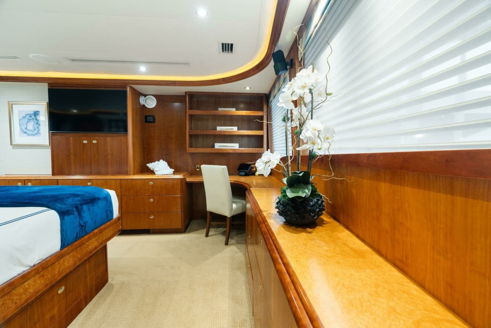 2004 Westport 130 Tri-Deck Motor Yacht - Photo 20