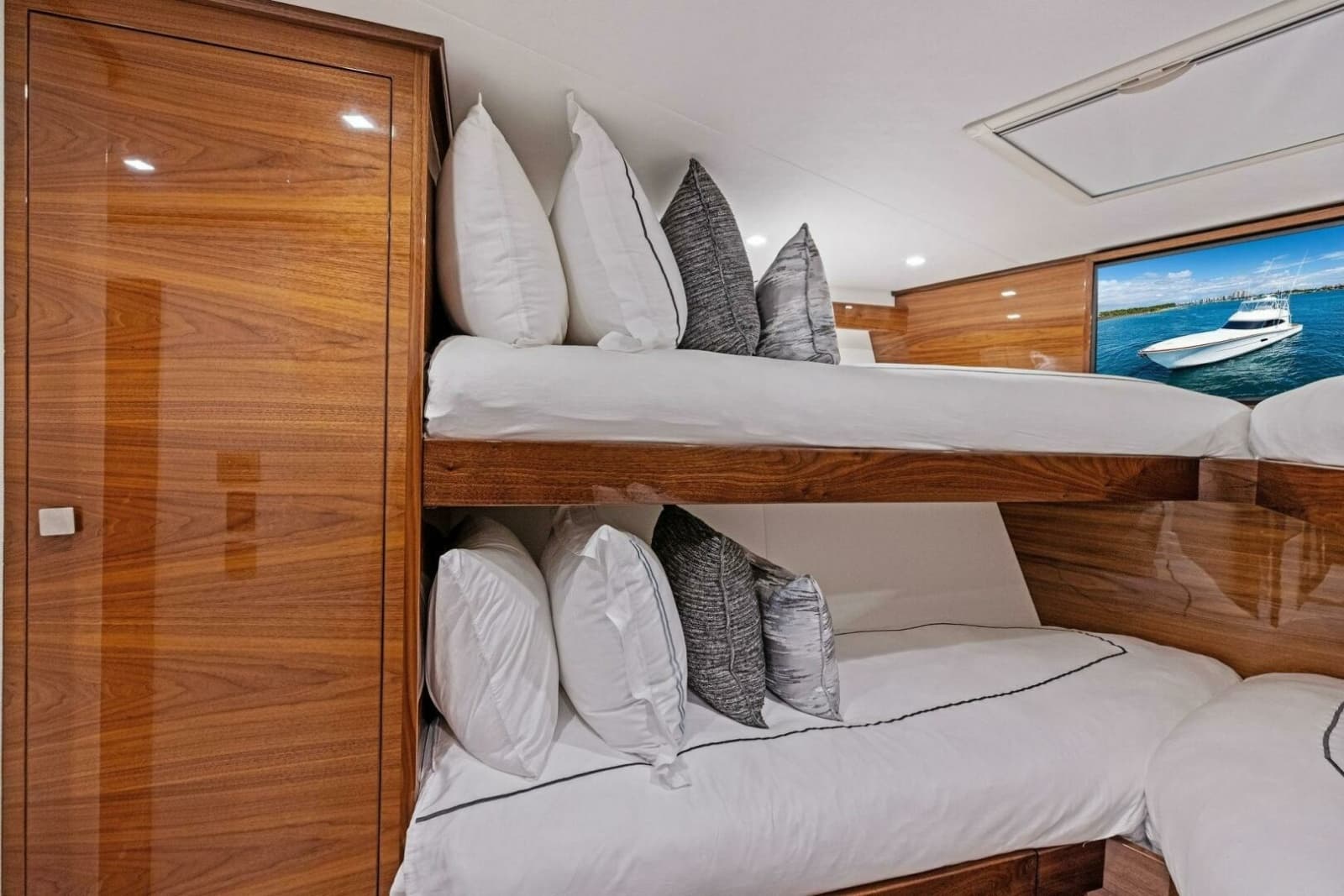 2026 Viking 82 Convertible - Photo 153