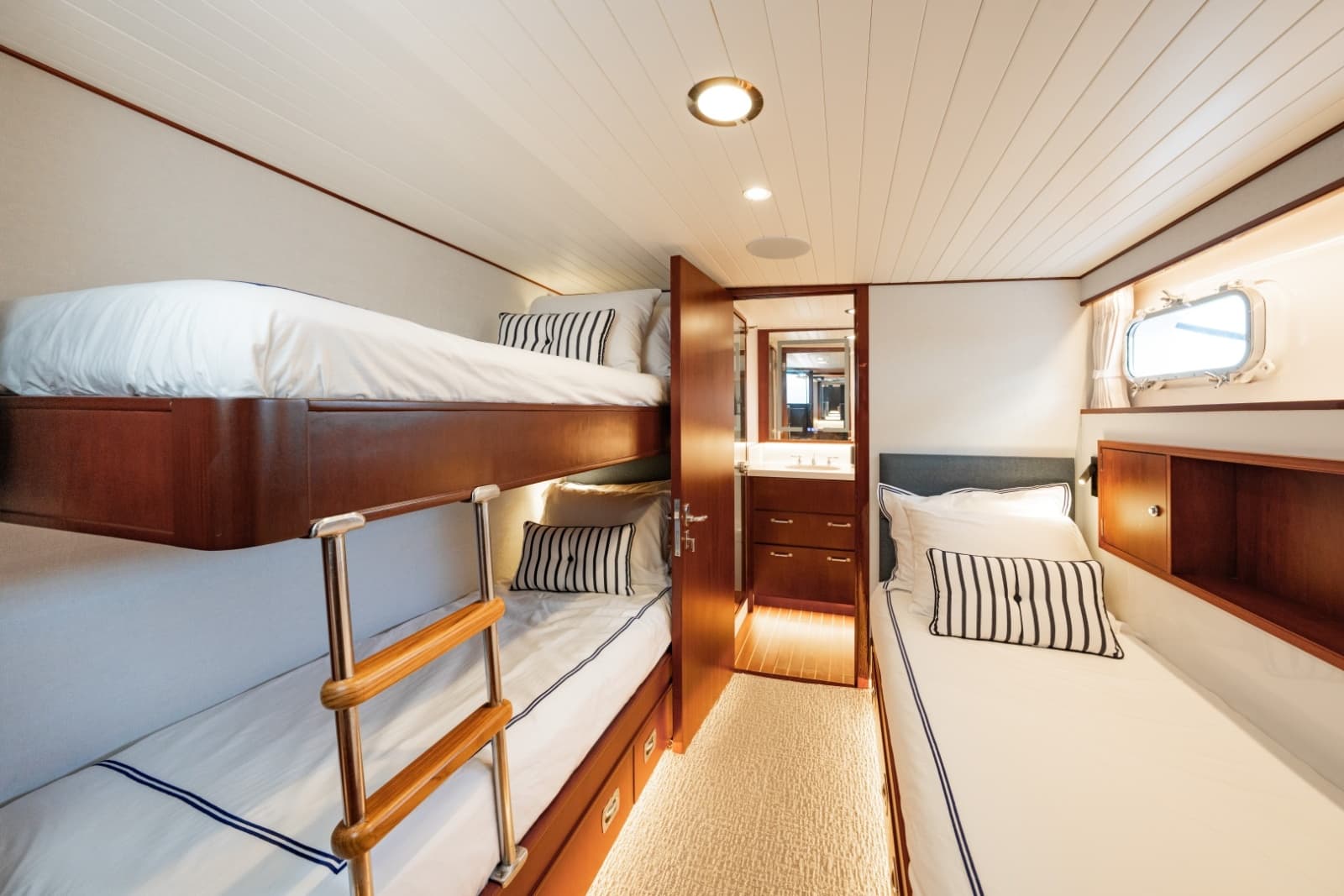 1971 Feadship 101 - Photo 74