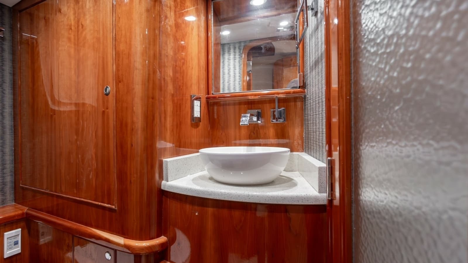 2008 Winter Custom Yachts 62 Sportfish - Photo 15
